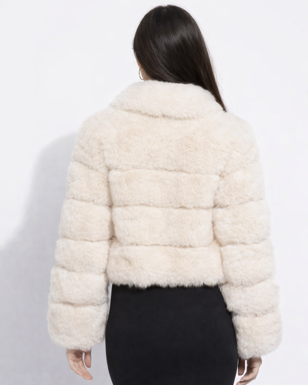 Der Aurora-Kunstpelzmantel