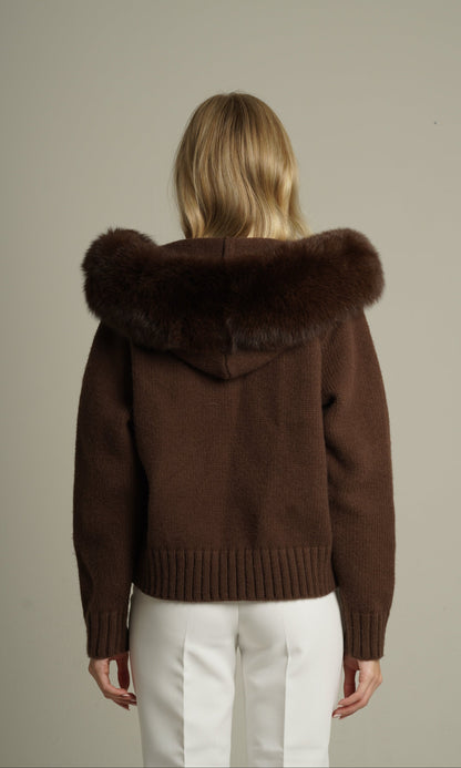 Der Aurora-Kunstpelzmantel