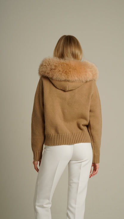 Der Aurora-Kunstpelzmantel