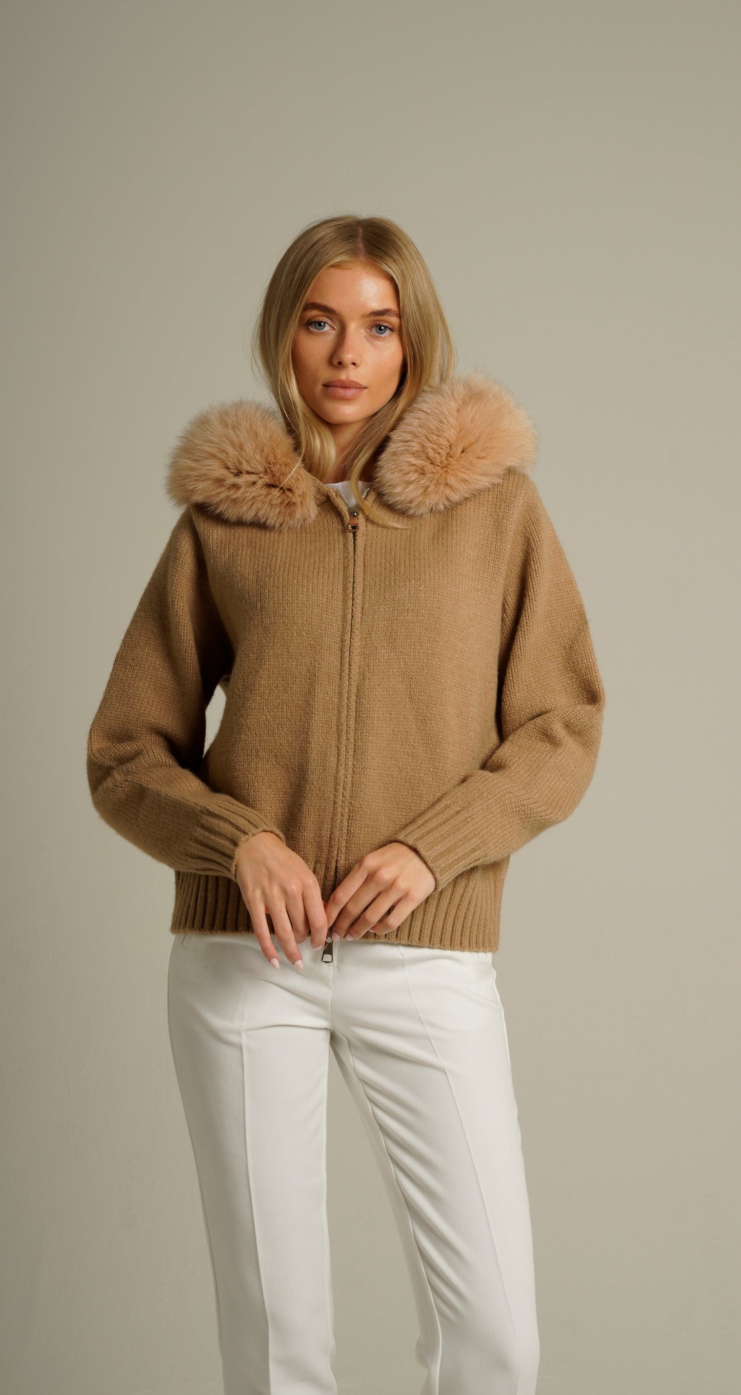 Der Aurora-Kunstpelzmantel