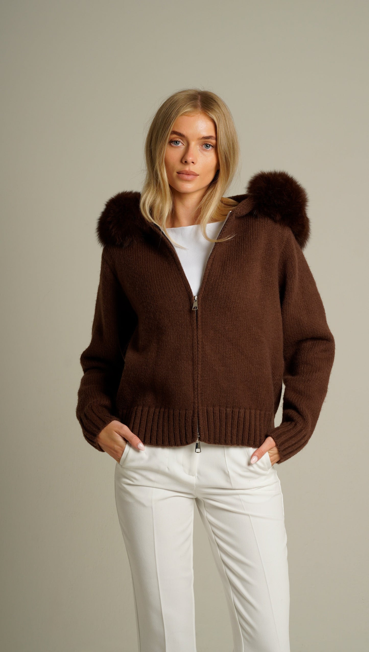 Der Aurora-Kunstpelzmantel